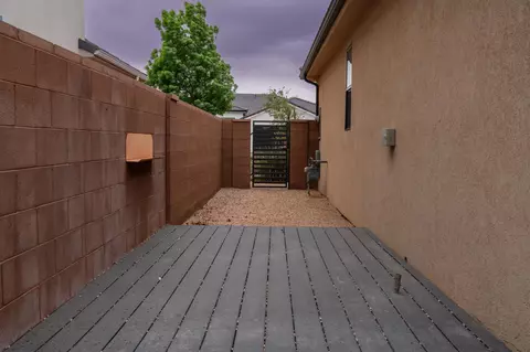 Exterior - 355 Treasure Valley Rd, Washington, UT 84780 photo 6 of 7