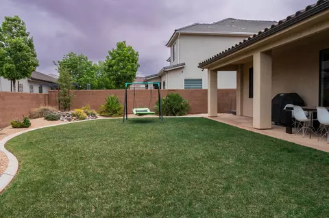 Exterior - 355 Treasure Valley Rd, Washington, UT 84780 photo 4 of 7