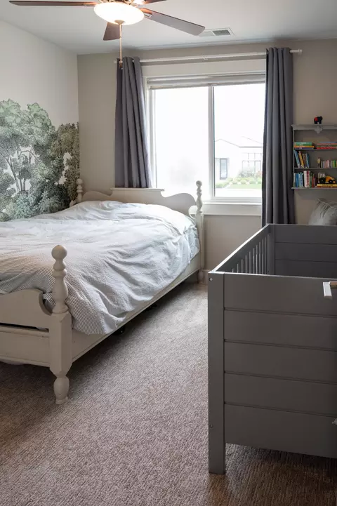 Bedroom - 355 Treasure Valley Rd, Washington, UT 84780 photo 2 of 4
