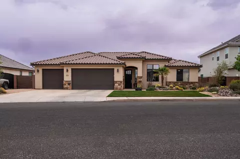 355 Treasure Valley Rd, Washington, UT 84780