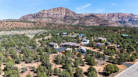 View/Area - 1295 E Cedar Dr, Apple Valley, UT 84737 photo 1 of 6