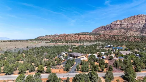 View/Area - 1295 E Cedar Dr, Apple Valley, UT 84737 photo 3 of 6