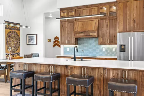 Kitchen - 1295 E Cedar Dr, Apple Valley, UT 84737 photo 2 of 12