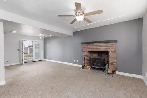 Living - 275 E 400 N, Parowan, UT 84761 photo 3 of 4