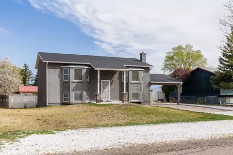 Exterior - 275 E 400 N, Parowan, UT 84761 photo 6 of 8