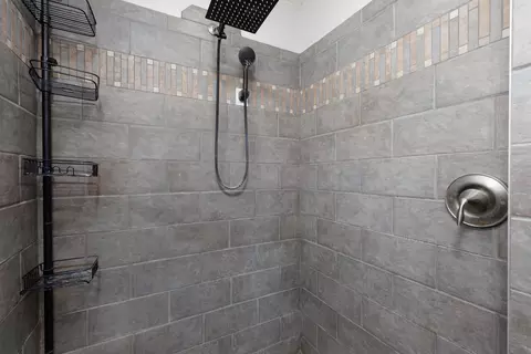 Bath - 275 E 400 N, Parowan, UT 84761 photo 1 of 3