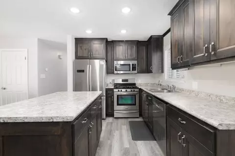 Kitchen - 275 E 400 N, Parowan, UT 84761 photo 2 of 2