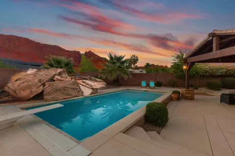 207 N Painted Hills Dr, Ivins, UT 84738