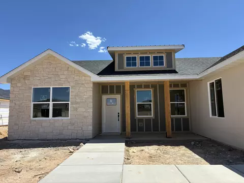 946 E Remington Rd, Enoch, UT 84721