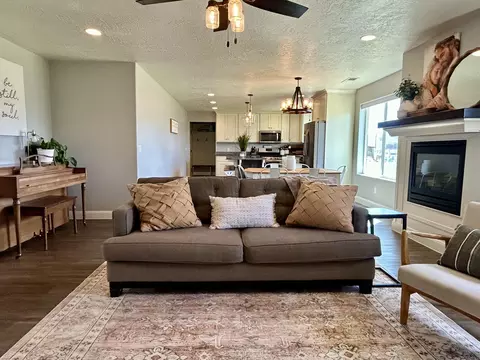 Living - 310 S 625 E, Enterprise, UT 84725 photo 2 of 3