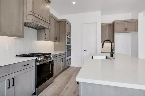 Kitchen - 1284 E Andromeda St, Washington, UT 84780 photo 3 of 4