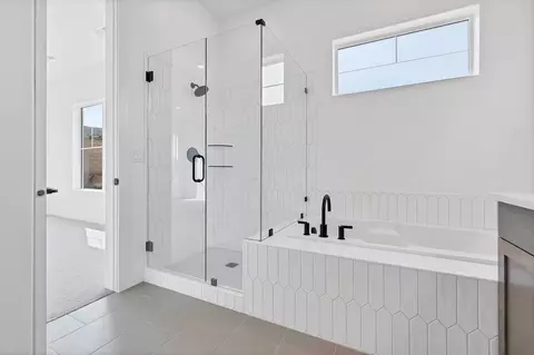 Bath - 1284 E Andromeda St, Washington, UT 84780 photo 2 of 3
