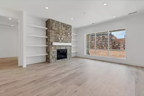 Living - 1284 E Andromeda St, Washington, UT 84780 photo 2 of 4