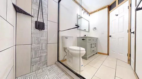 Bath - 320 E 2100 North Cir, Cedar City, UT 84721 photo 3 of 7