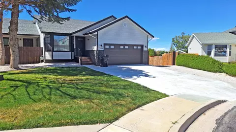 Exterior - 320 E 2100 North Cir, Cedar City, UT 84721 photo 3 of 10