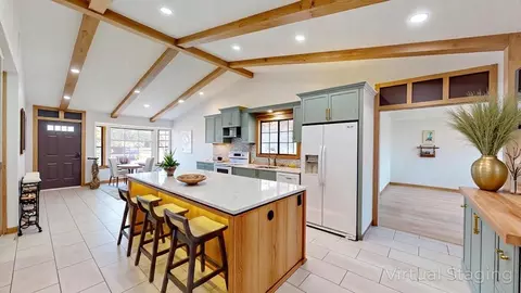 Kitchen - 320 E 2100 North Cir, Cedar City, UT 84721 photo 2 of 7
