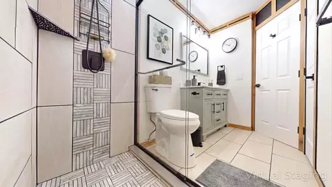 Bath - 320 E 2100 North Cir, Cedar City, UT 84721 photo 4 of 7