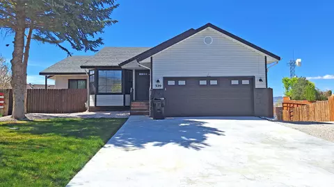 Exterior - 320 E 2100 North Cir, Cedar City, UT 84721 photo 2 of 10