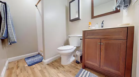 Bath - 320 E 2100 North Cir, Cedar City, UT 84721 photo 6 of 7