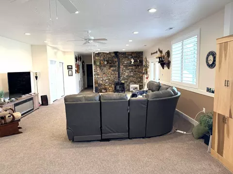 Living - 995 S 230 E, Panguitch, UT 84759 photo 5 of 7