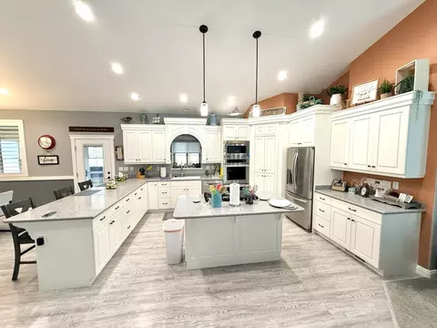 Kitchen - 995 S 230 E, Panguitch, UT 84759 photo 1 of 3