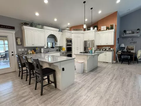 Kitchen - 995 S 230 E, Panguitch, UT 84759 photo 2 of 3
