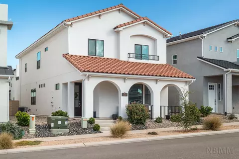 5651 S Garnet Dr, Saint George, UT 84790