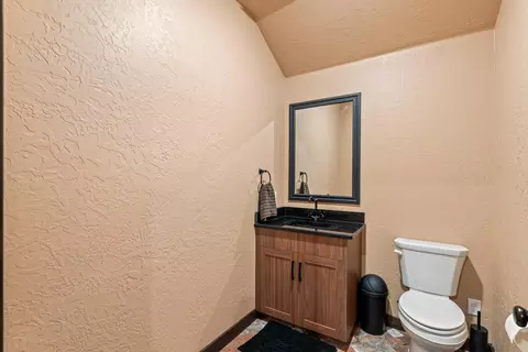 Bath - 169 E 100 N, Newcastle, UT 84756 photo 6 of 10