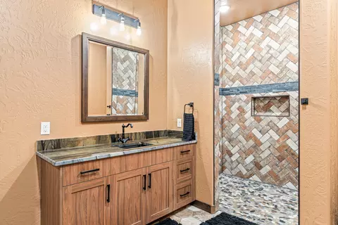 Bath - 169 E 100 N, Newcastle, UT 84756 photo 3 of 10