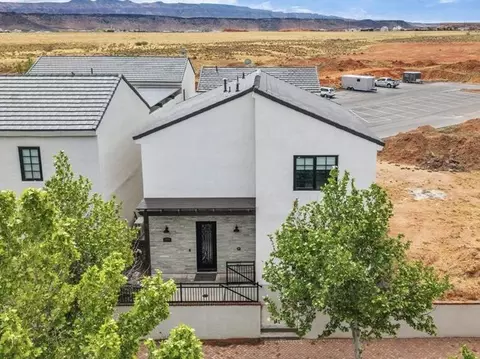 1559 S Regent Park Rd, Hurricane, UT 84737