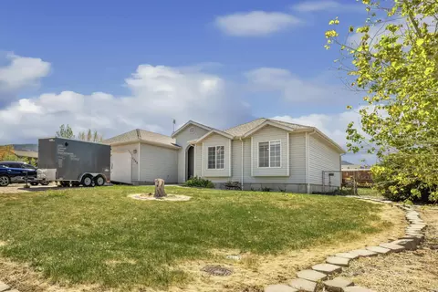 1590 E Highland Trails Dr, Enoch, UT 84721