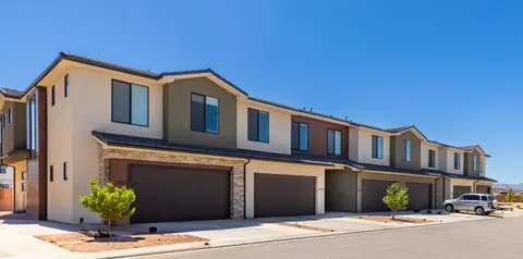 Exterior - 2690 Rain Tree St, Saint George, UT 84790 photo 3 of 9