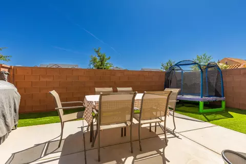 Exterior - 2690 Rain Tree St, Saint George, UT 84790 photo 4 of 9