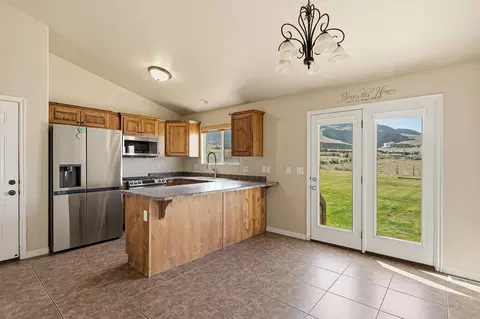 Kitchen - 2192 E Saddleback View Dr, Enoch, UT 84721 photo 1 of 3