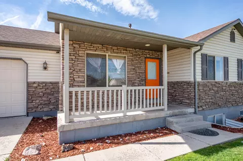Exterior - 2192 E Saddleback View Dr, Enoch, UT 84721 photo 4 of 9