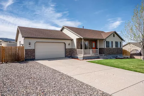 Exterior - 2192 E Saddleback View Dr, Enoch, UT 84721 photo 2 of 9