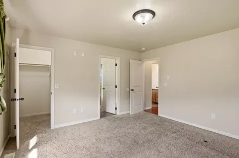 Bedroom - 2192 E Saddleback View Dr, Enoch, UT 84721 photo 2 of 10