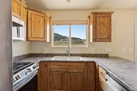 Kitchen - 2192 E Saddleback View Dr, Enoch, UT 84721 photo 3 of 3