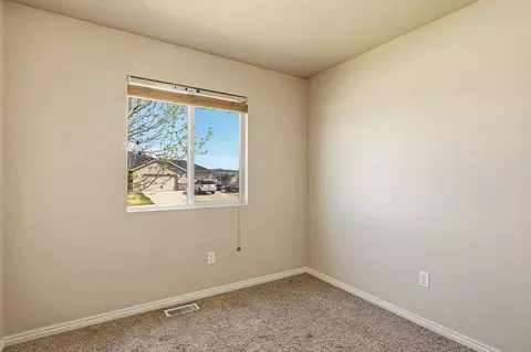 Bedroom - 2192 E Saddleback View Dr, Enoch, UT 84721 photo 3 of 10