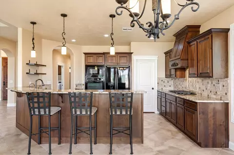 Kitchen - 997 E 4430 S, Washington, UT 84780 photo 2 of 5