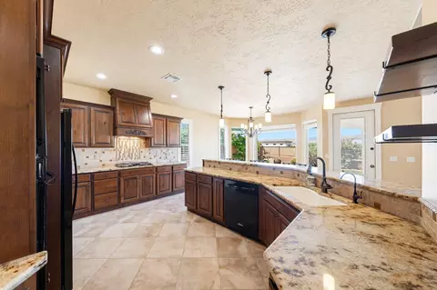 Kitchen - 997 E 4430 S, Washington, UT 84780 photo 5 of 5