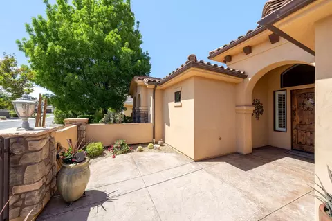 Exterior - 997 E 4430 S, Washington, UT 84780 photo 3 of 25