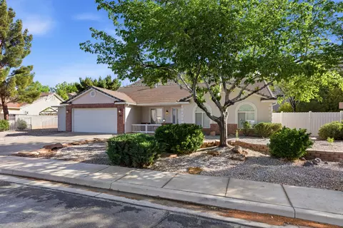 Exterior - 180 N Eclipse Dr, Saint George, UT 84770 photo 3 of 11