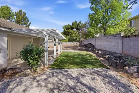 Exterior - 180 N Eclipse Dr, Saint George, UT 84770 photo 6 of 11