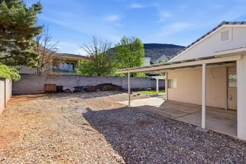 Exterior - 180 N Eclipse Dr, Saint George, UT 84770 photo 8 of 11