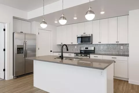 221 N Cliff Side Dr #K201, Hurricane, UT 84737