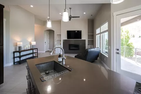 Kitchen - 1288 E Silver Shadows Dr, Washington, UT 84780 photo 3 of 4
