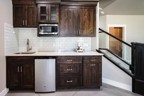 Kitchen - 1288 E Silver Shadows Dr, Washington, UT 84780 photo 4 of 4
