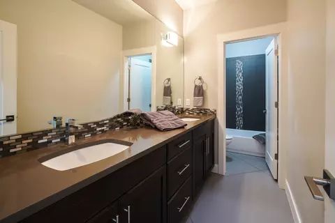 Bath - 1288 E Silver Shadows Dr, Washington, UT 84780 photo 5 of 5