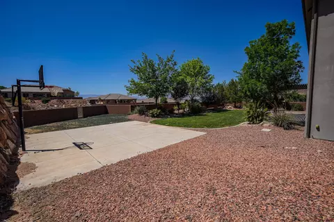 Exterior - 1288 E Silver Shadows Dr, Washington, UT 84780 photo 6 of 6
